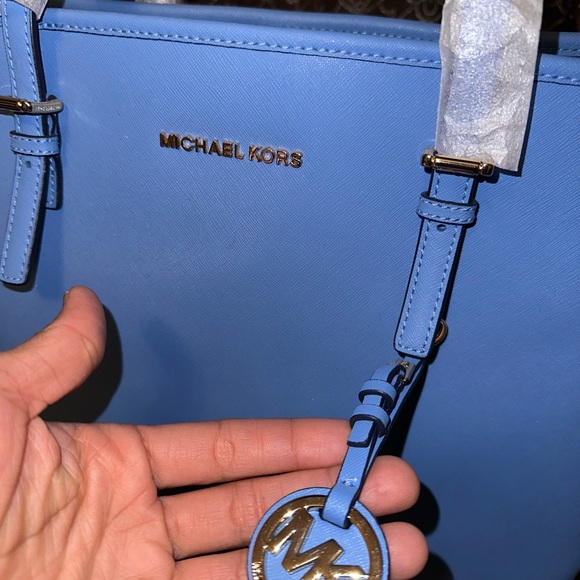 Jet Set Travel Leather Tote - Michael Kors - Picture 6 of 9